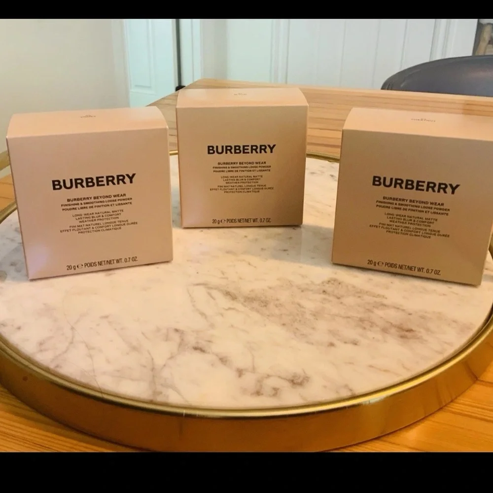 NIB BURBERRY Beyond Wear Finishing & Smoothing Loose Powder 03 HONEY $57